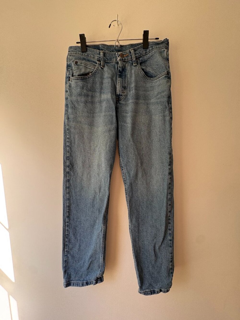 Wrangler Premium Quality Medium Wash Straight Leg Stretch Jeans 30x32
